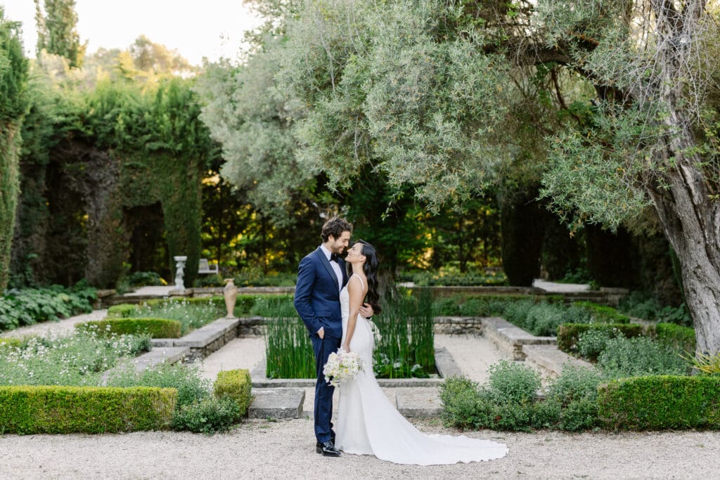 la bastide du roy garden ceremony photo