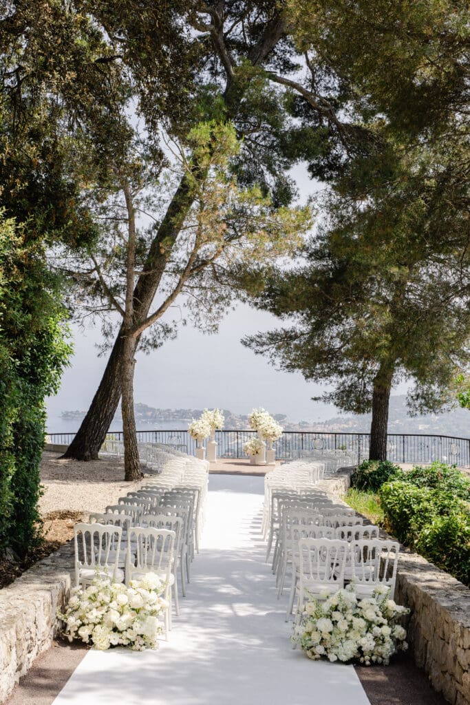 Empty ceremony setup at Domaine du Mont Leuze overlooking the Côte d'Azur French Riviera — Marion Pinel