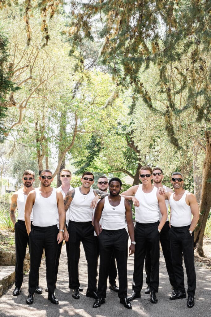 Groom getting ready at Domaine du Mont Leuze French Riviera wedding — Marion Pinel photographer