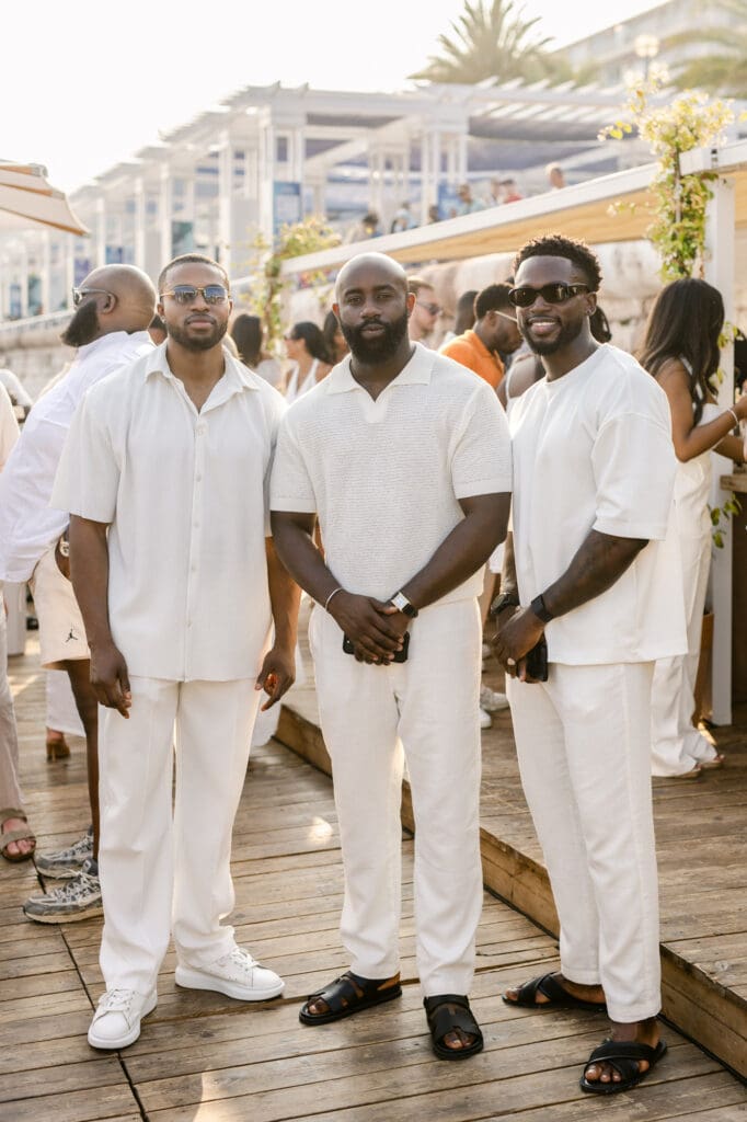Elegant guests enjoying welcome dinner in Nice the eve of Mont Leuze wedding — Marion Pinel photographer