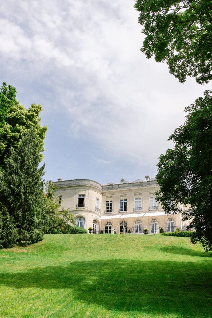 Wedding at chateau du prieuré near Paris by Marion Pinel