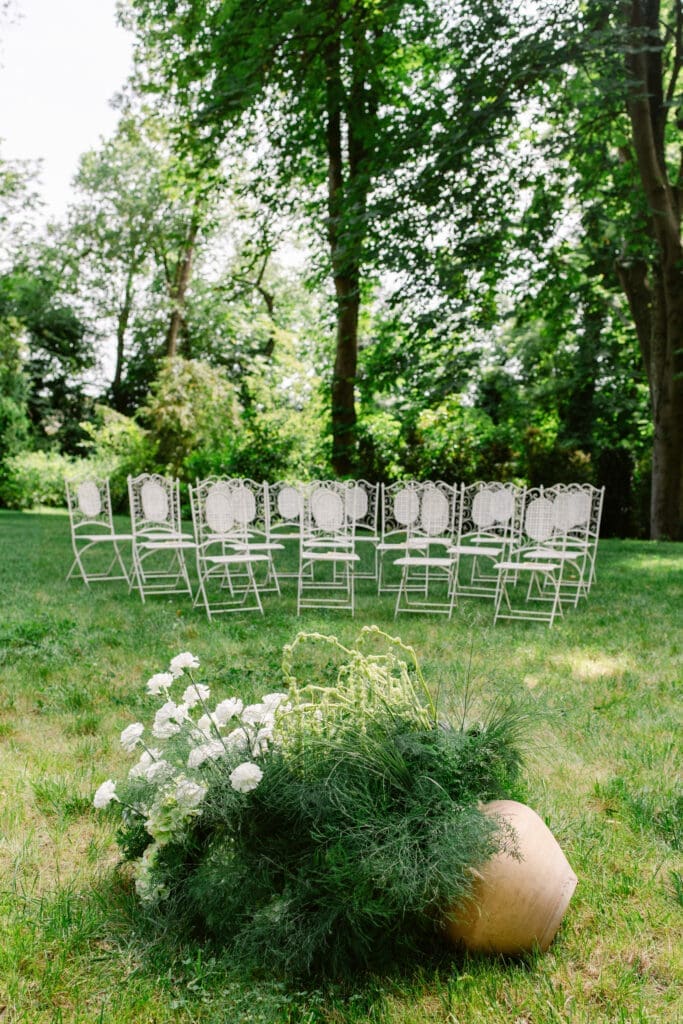 Wedding outdoor ceremony Château du Prieuré d'Evecquemont Île-de-France in Paris